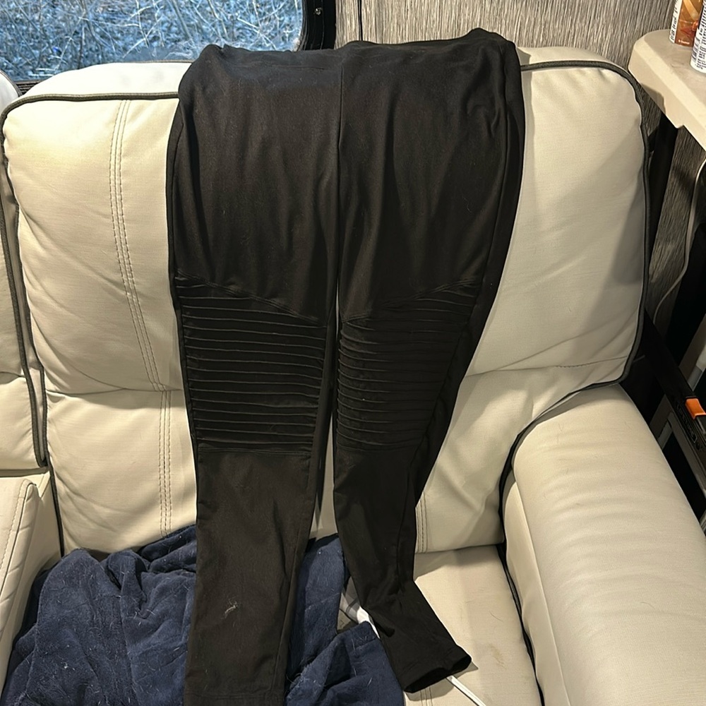 Black leggings
